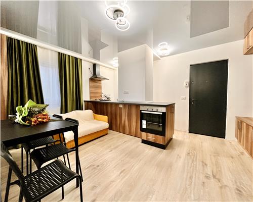 Apartament 3 camere, renovat, decomandat, Ploiești, Democratiei