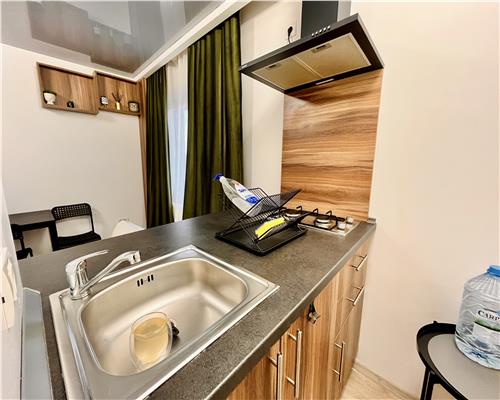 Apartament 3 camere, renovat, decomandat, Ploiești, Democratiei