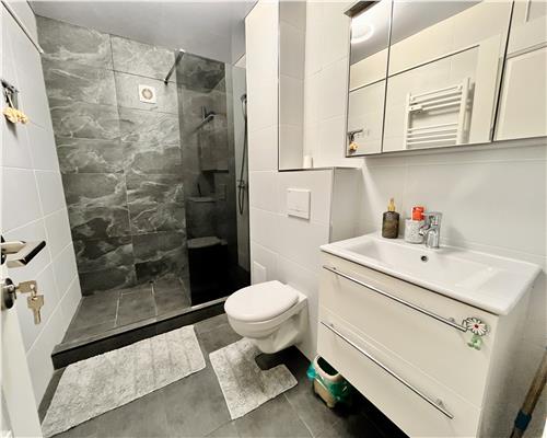 Apartament 3 camere, renovat, decomandat, Ploiești, Democratiei