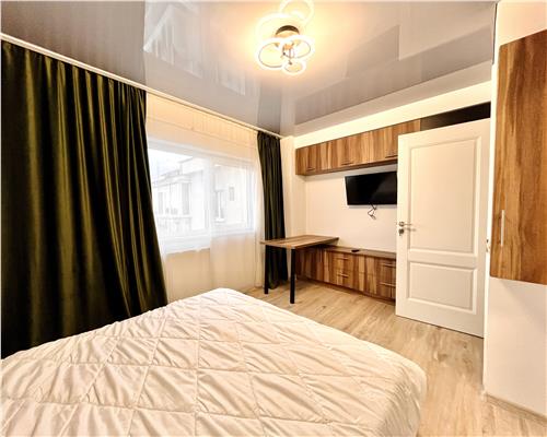 Apartament 3 camere, renovat, decomandat, Ploiești, Democratiei