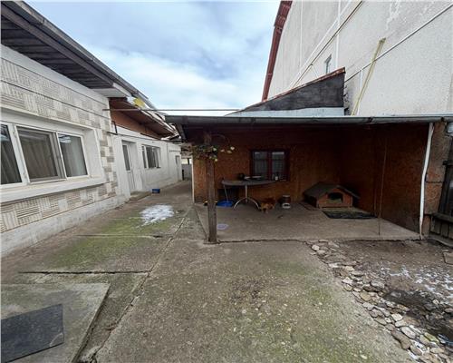Casa, anexe si teren, in Ploiesti, zona Lupeni.