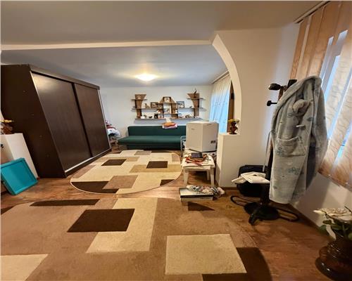 Casa, anexe si teren, in Ploiesti, zona Lupeni.