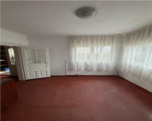 Casa, anexe si teren, in Ploiesti, zona Lupeni.