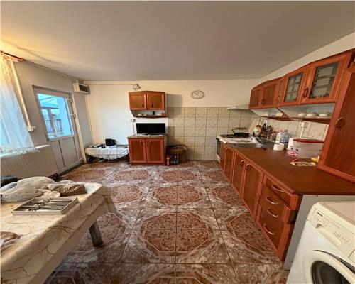 Casa, anexe si teren, in Ploiesti, zona Lupeni.