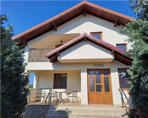 Casa + anexe 2756 mp teren Baicoi zona Tufeni