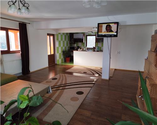 Casa + anexe 2756 mp teren Baicoi zona Tufeni