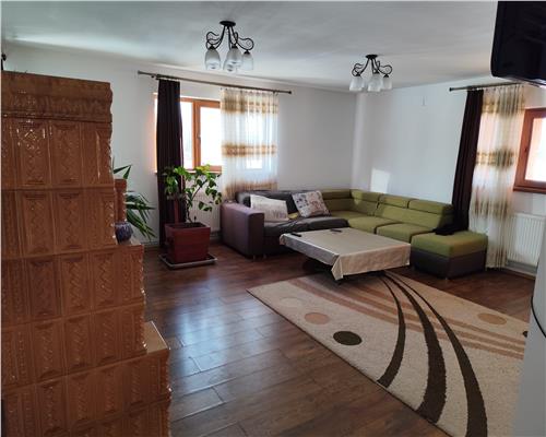 Casa + anexe 2756 mp teren Baicoi zona Tufeni