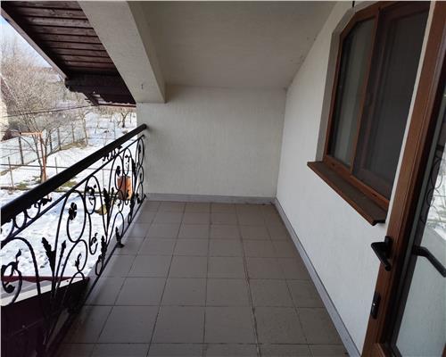 Casa + anexe 2756 mp teren Baicoi zona Tufeni