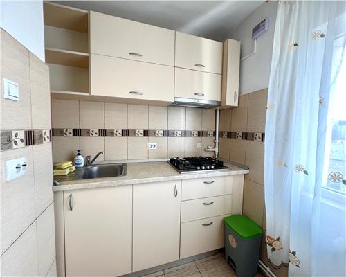 Apartament 3 camere, decomandat, zona Sala Sporturilor, Ploiesti