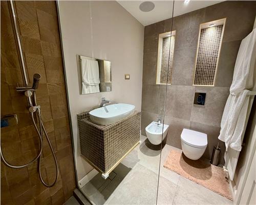 Apartament 3 camere alcatuit din 2 ap de 2 camere unite,Ploiesti,Alber