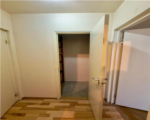 Apartament 2 camere  , central, zona Cina , Ploiesti