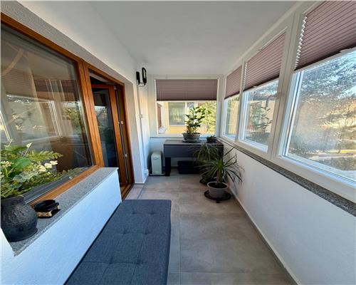 Apartament 3 camere, complet renovat, in Ploiesti, zona Gh. Doja.