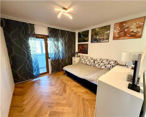 Apartament 3 camere, complet renovat, in Ploiesti, zona Gh. Doja.