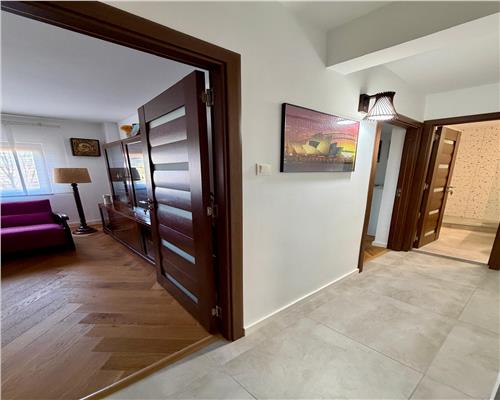 Apartament 3 camere, complet renovat, in Ploiesti, zona Gh. Doja.