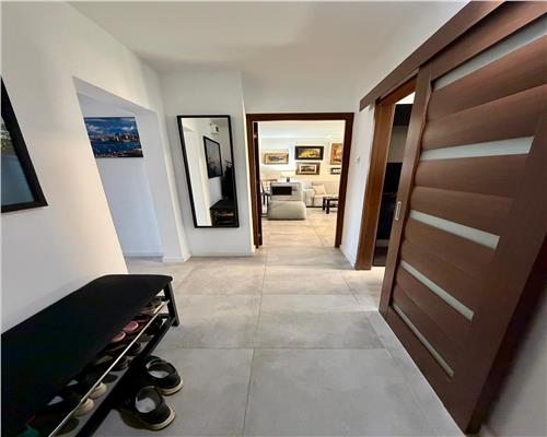 Apartament 3 camere, complet renovat, in Ploiesti, zona Gh. Doja.