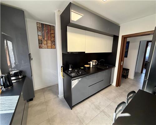 Apartament 3 camere, complet renovat, in Ploiesti, zona Gh. Doja.