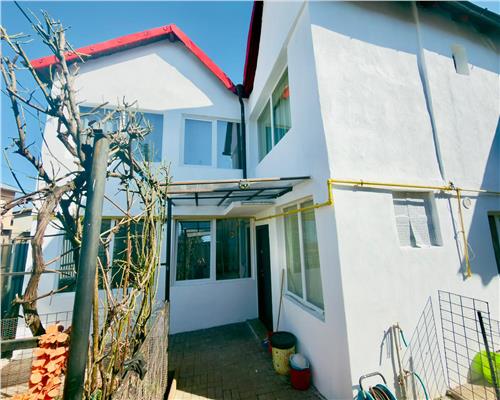 Casa 4 camere , semifinisata , cu beci , Ploiesti ,zona centrala