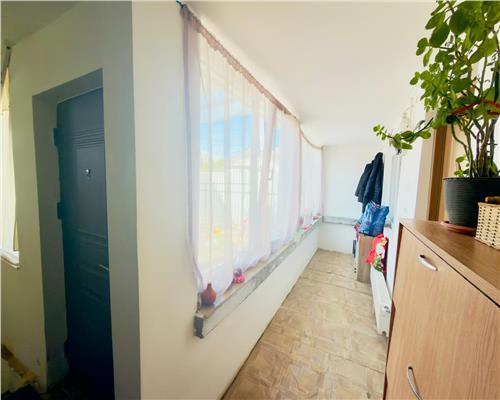 Casa 4 camere , semifinisata , cu beci , Ploiesti ,zona centrala