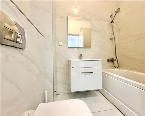 Apartament 2 camere de lux, parcare, zona Vest Ploiesti
