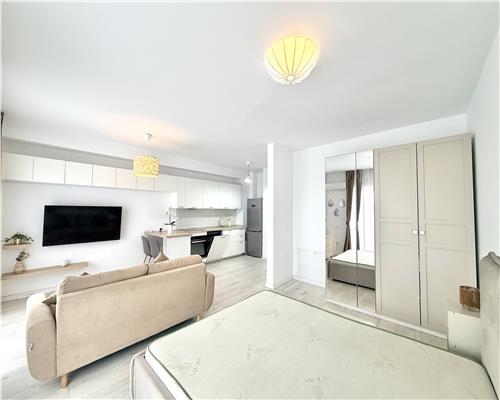 Garsoniera spatioasa, de lux, parcare, zona Vest Ploiesti