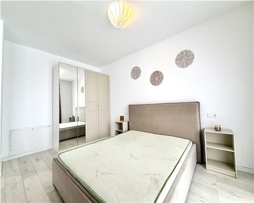 Garsoniera spatioasa, de lux, parcare, zona Vest Ploiesti