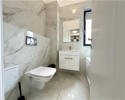 Garsoniera , de lux, parcare, zona Vest Ploiesti