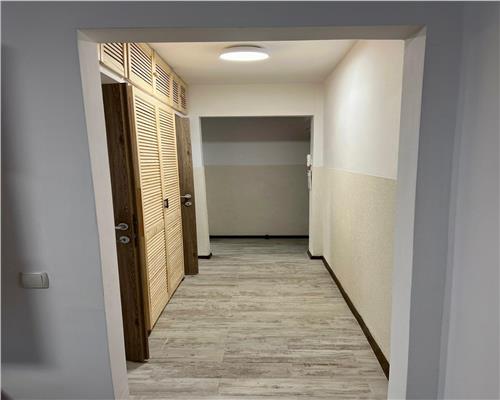 Apartament 3 camere, confort 2, in Ploiesti, zona Malu Rosu