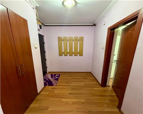 Apartament 2 camere, garaj si centrala proprie, Ploiesti, Zona Gageni