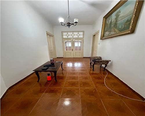 Casa 4 camere plus dependinte, in Ploiesti, zona stadionul Ilie Oana