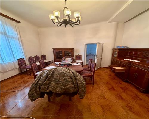 Casa 4 camere plus dependinte, in Ploiesti, zona stadionul Ilie Oana