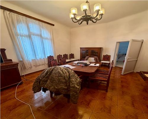 Casa 4 camere plus dependinte, in Ploiesti, zona stadionul Ilie Oana