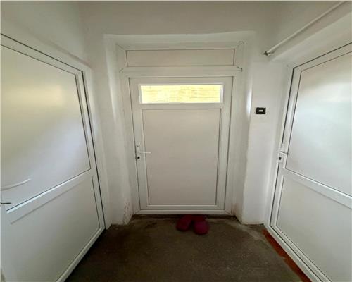 Casa 4 camere plus dependinte, in Ploiesti, zona stadionul Ilie Oana