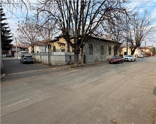 Casa 4 camere plus dependinte, in Ploiesti, zona stadionul Ilie Oana