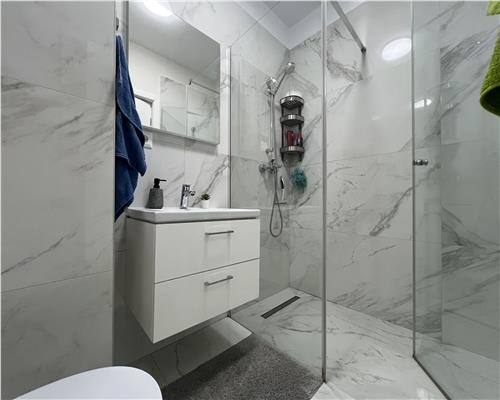 Apartament 3 camere, de lux, parcare privata, zona Vest, Ploiesti