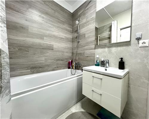 Apartament 3 camere, de lux, parcare privata, zona Vest, Ploiesti