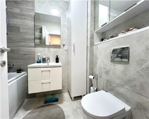 Apartament 3 camere, de lux, parcare privata, zona Vest, Ploiesti