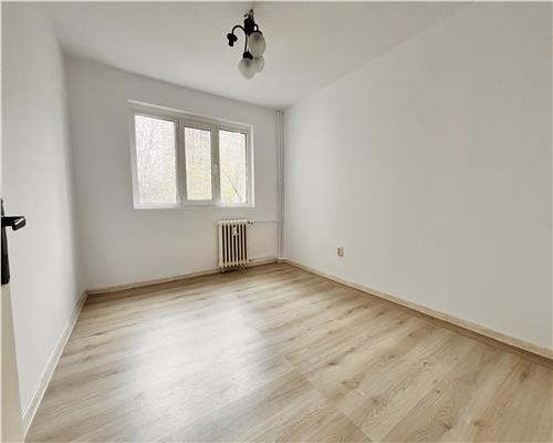 Apartament 4 camere, zona Vest, Ploiesti