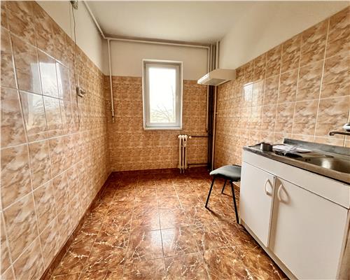 Apartament 4 camere, zona Vest, Ploiesti