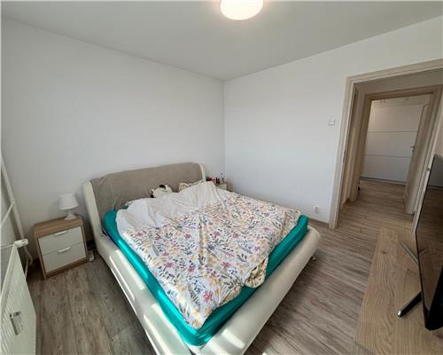 Apartament 3 camere, renovat, in Ploiesti, zona Republicii.