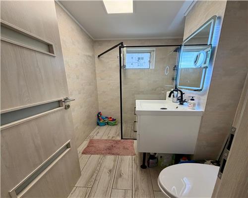 Apartament 3 camere, renovat, in Ploiesti, zona Republicii.