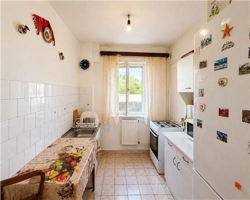 Apartament 2 camere, semidecomandat, zona Sud Value Center, Ploiesti