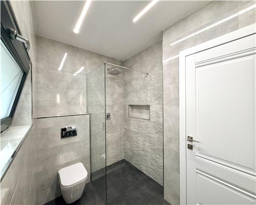Apartament 4 camere 125 mp, 3 bai, 2 parcari, Nord Albert, Ploiesti