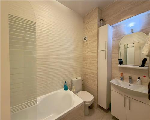 Apartament 4 camere de lux, loc de parcare , Ploiesti , zona 9mai