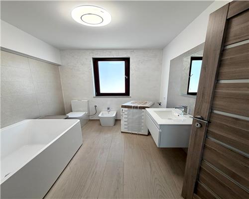 Casa 3 camere, prima inchiriere, in Ploiesti, zona Albert.