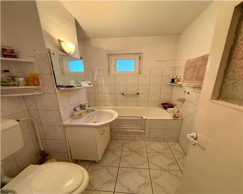 Apartament 3 camere, decomandat, in Ploiesti, Malu Rosu.