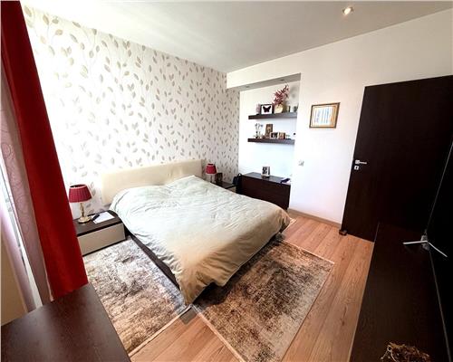 Apartament 4 camere, garaj si boxa, in Ploiesti, zona centrala.