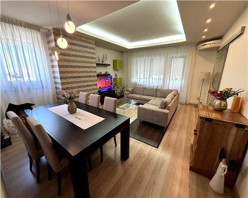 Apartament 4 camere, garaj si boxa, in Ploiesti, zona centrala.