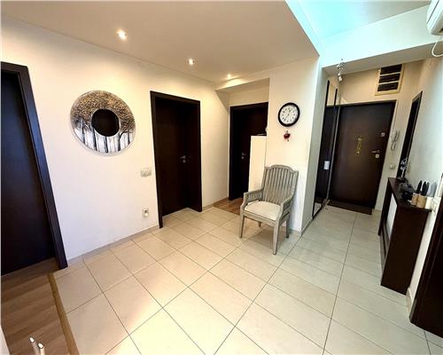 Apartament 4 camere, garaj si boxa, in Ploiesti, zona centrala.