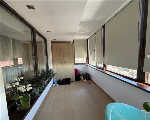 Apartament 4 camere, garaj si boxa, in Ploiesti, zona centrala.