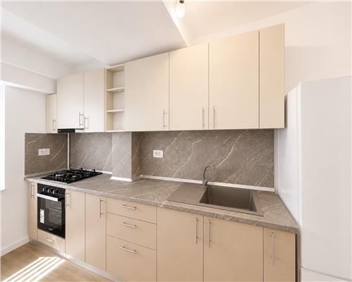 Apartament 3 camere, parcare, ultracentral Ploiesti